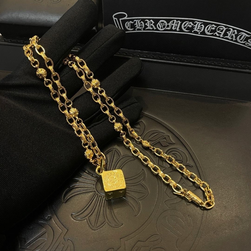 Ch*0me He**ts necklaces